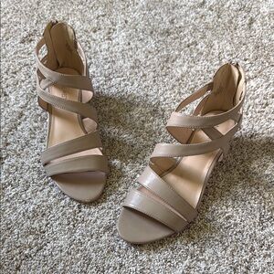 Nine West size 8 Taupe/Beige Strappy Sandals